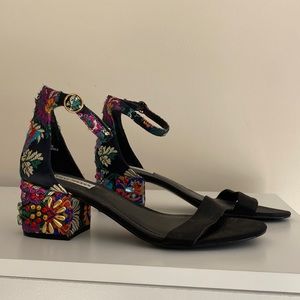 Steve Madden kitten block heel size 9